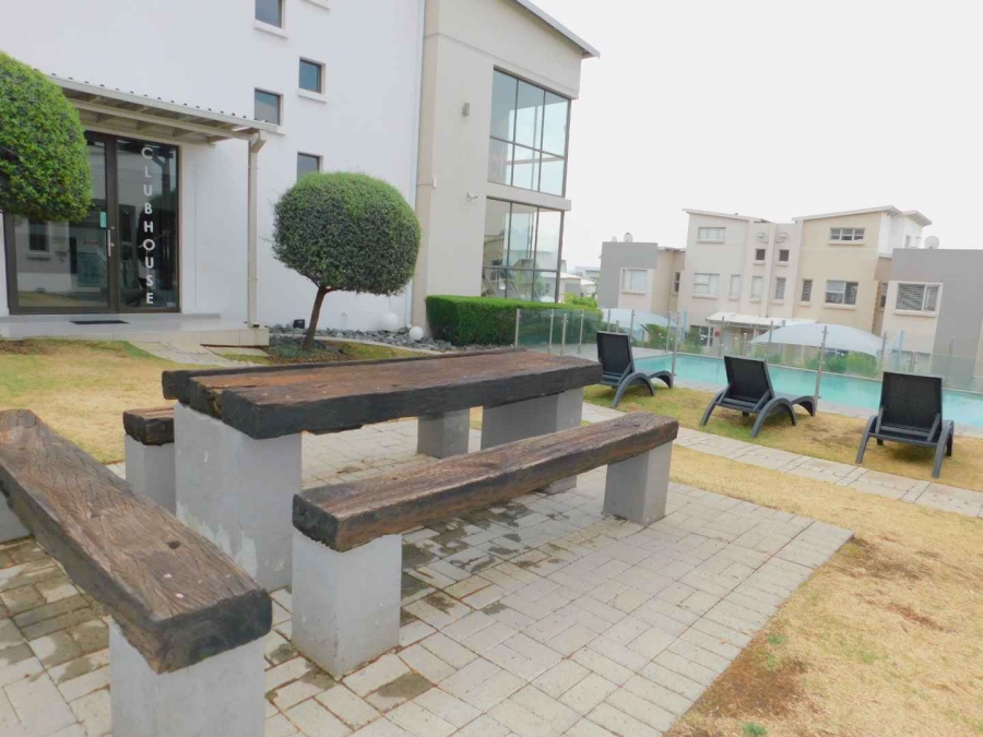To Let 2 Bedroom Property for Rent in Fourways Gauteng