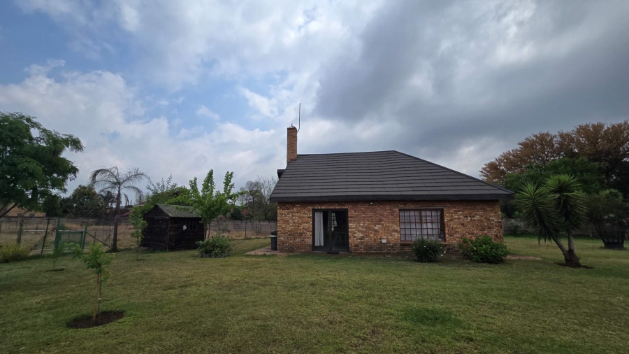 13 Bedroom Property for Sale in Eldorette Gauteng