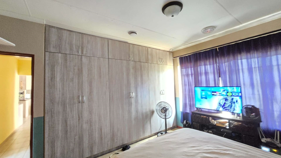 13 Bedroom Property for Sale in Eldorette Gauteng