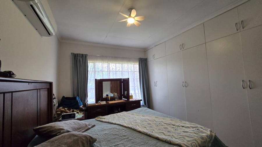 13 Bedroom Property for Sale in Eldorette Gauteng