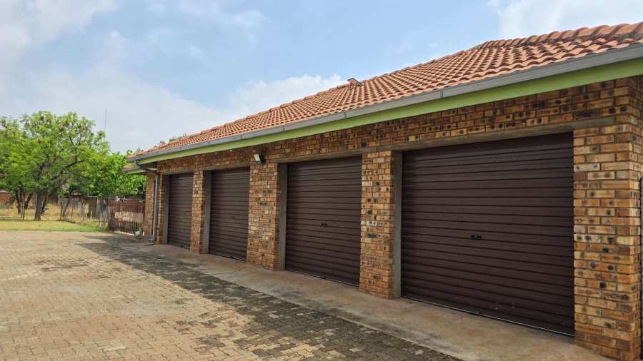 13 Bedroom Property for Sale in Eldorette Gauteng