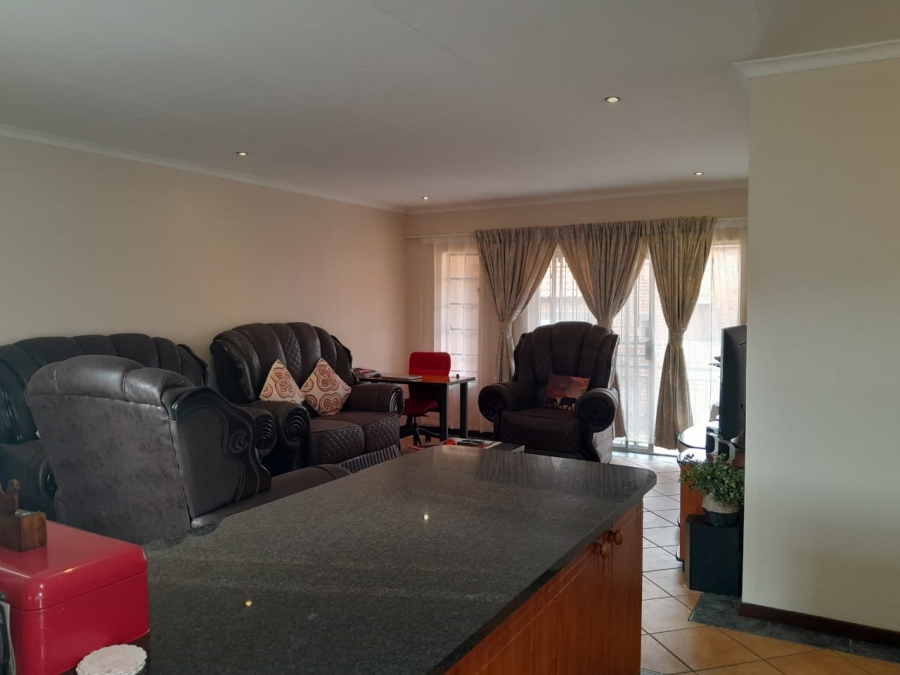 2 Bedroom Property for Sale in Mooikloof Ridge Gauteng