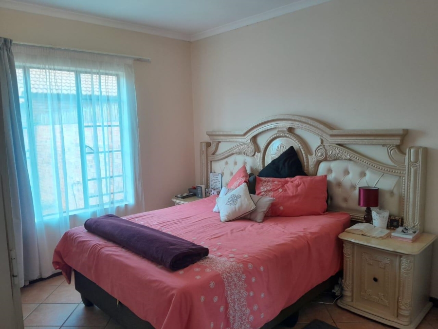 2 Bedroom Property for Sale in Mooikloof Ridge Gauteng