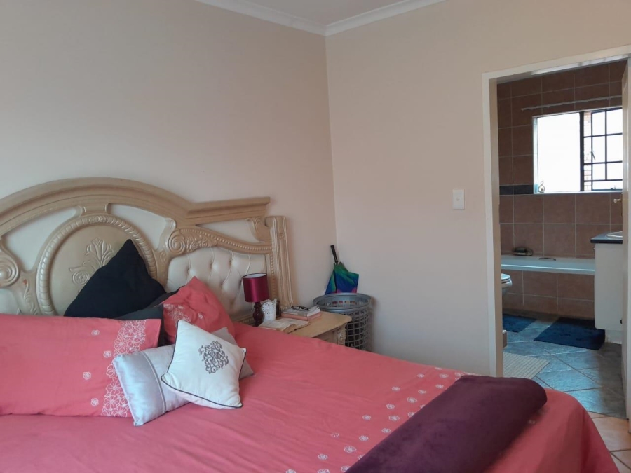 2 Bedroom Property for Sale in Mooikloof Ridge Gauteng