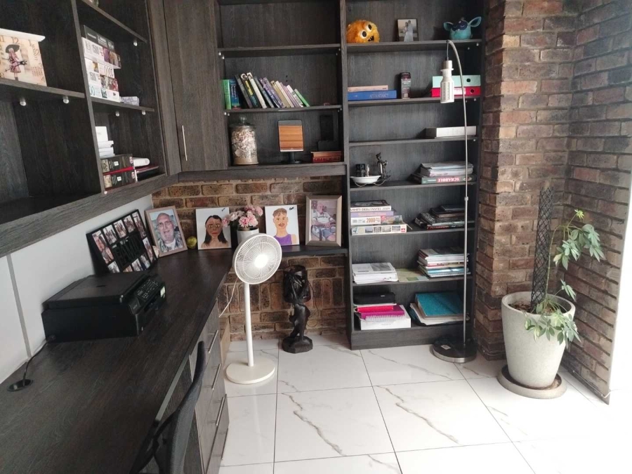 3 Bedroom Property for Sale in Birchleigh Gauteng