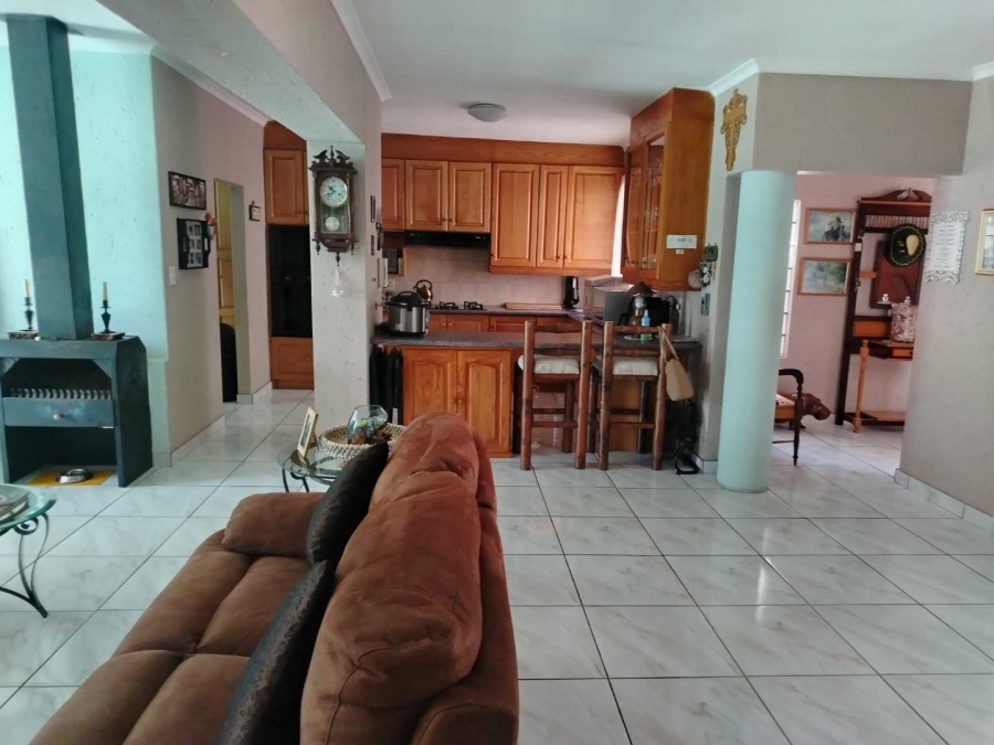3 Bedroom Property for Sale in Birchleigh Gauteng