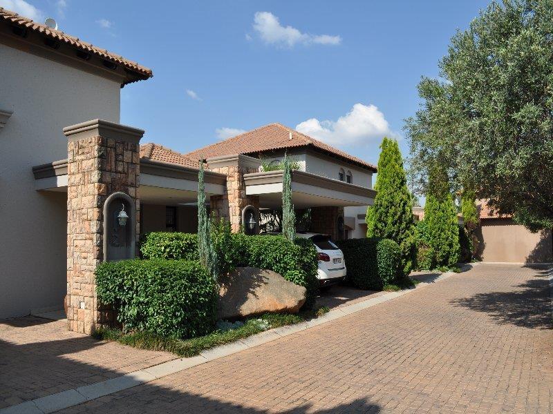 To Let 3 Bedroom Property for Rent in Silverwoods Country Estate Gauteng