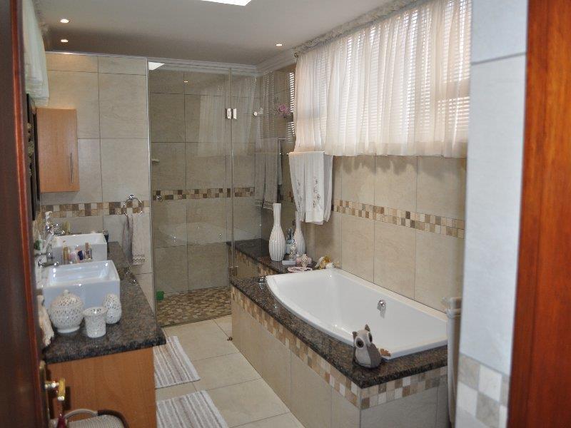 To Let 3 Bedroom Property for Rent in Silverwoods Country Estate Gauteng