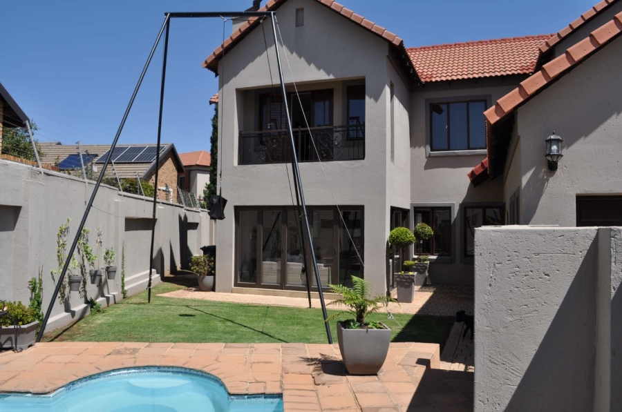 3 Bedroom Property for Sale in Olympus Gauteng
