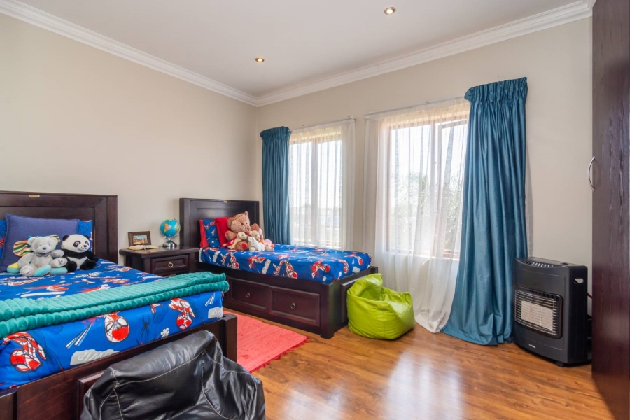 To Let 4 Bedroom Property for Rent in Homes Haven Gauteng