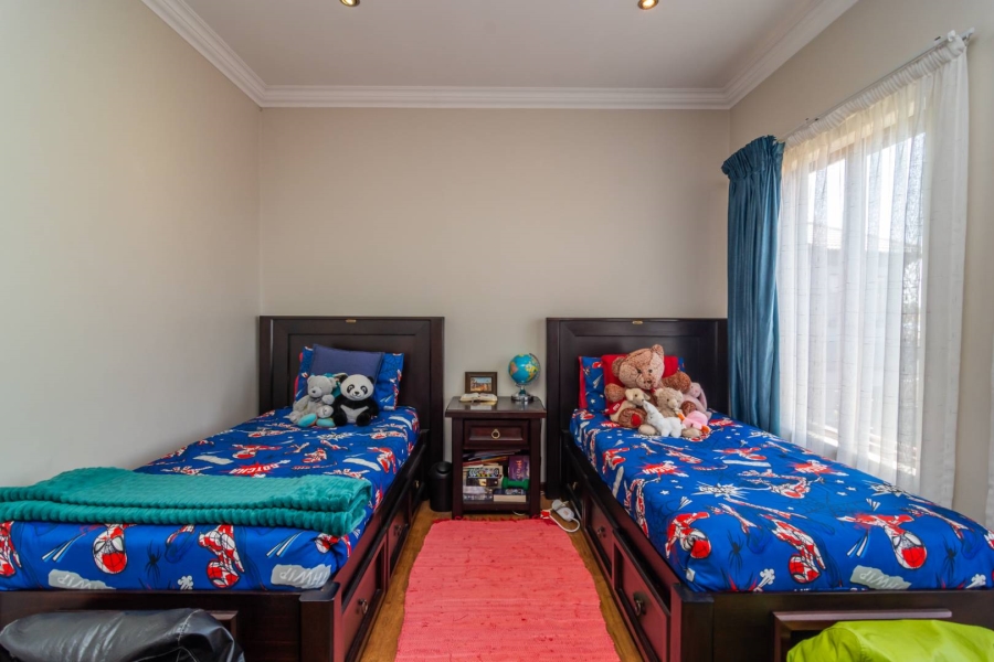To Let 4 Bedroom Property for Rent in Homes Haven Gauteng