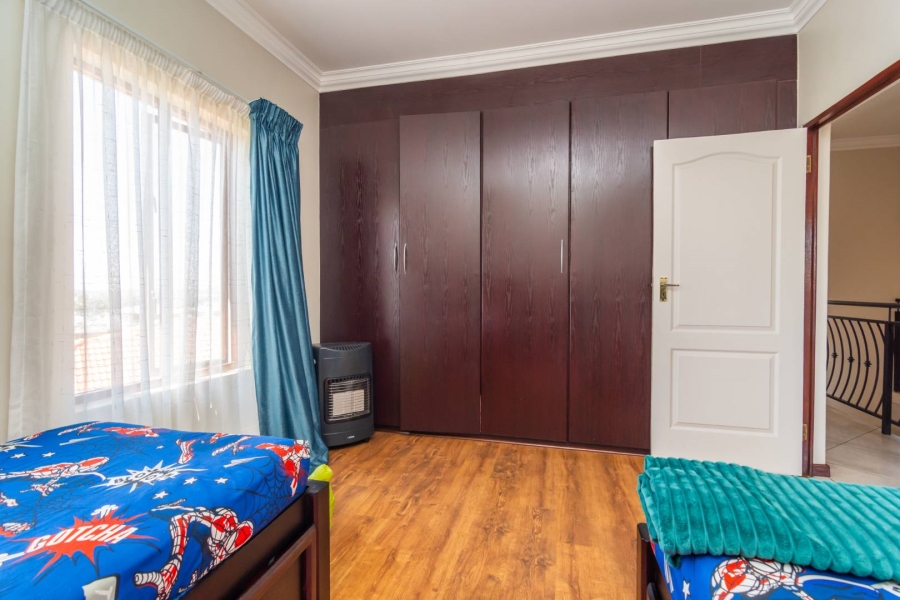 To Let 4 Bedroom Property for Rent in Homes Haven Gauteng