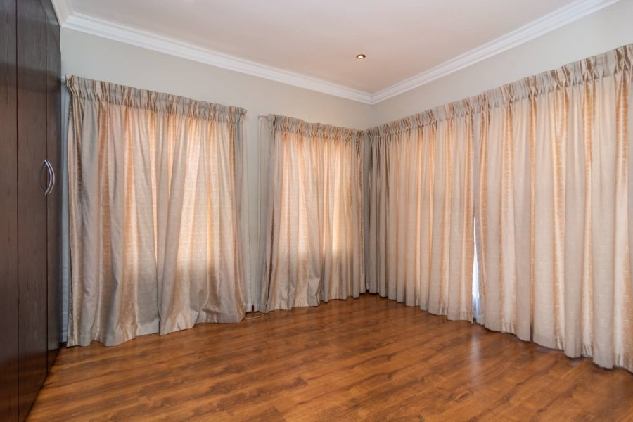 To Let 4 Bedroom Property for Rent in Homes Haven Gauteng