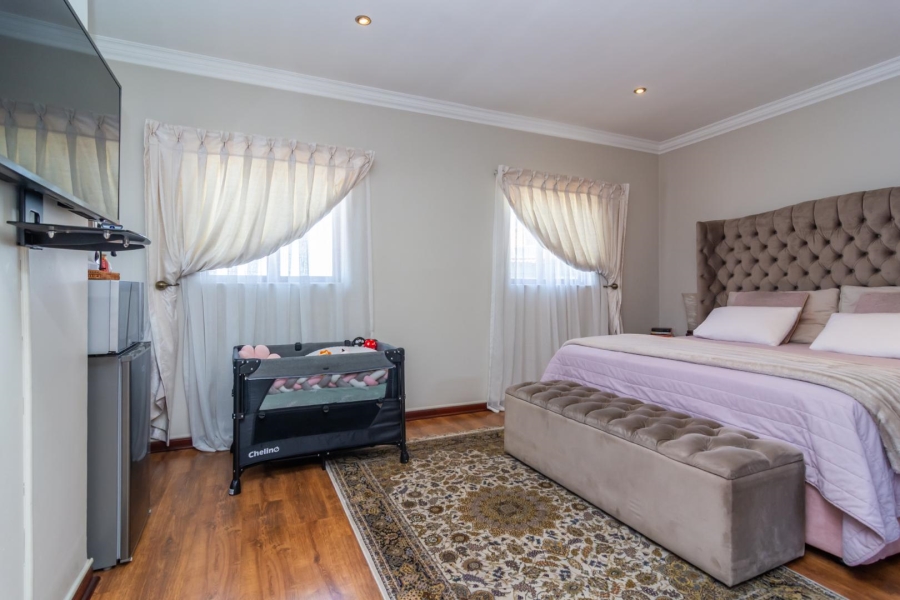 To Let 4 Bedroom Property for Rent in Homes Haven Gauteng