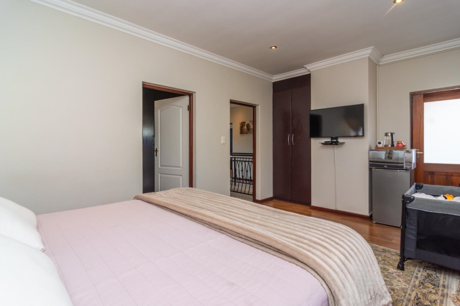 To Let 4 Bedroom Property for Rent in Homes Haven Gauteng
