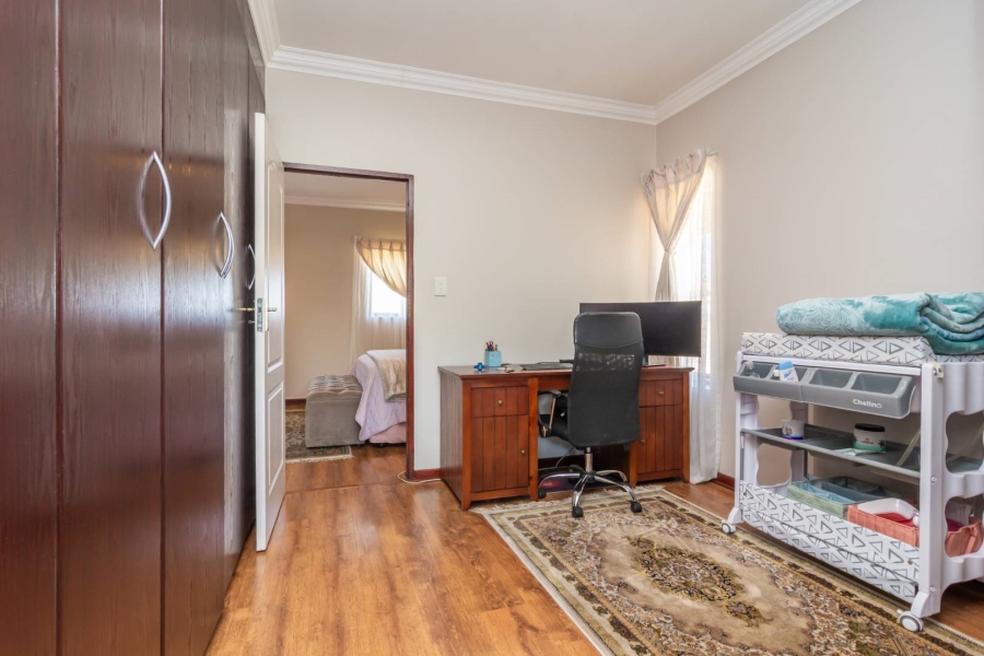 To Let 4 Bedroom Property for Rent in Homes Haven Gauteng