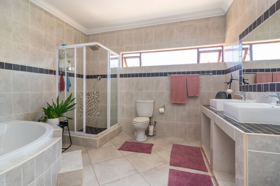 To Let 4 Bedroom Property for Rent in Homes Haven Gauteng