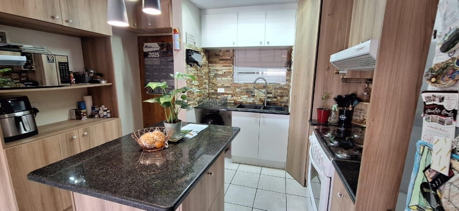 3 Bedroom Property for Sale in Verwoerdpark Gauteng