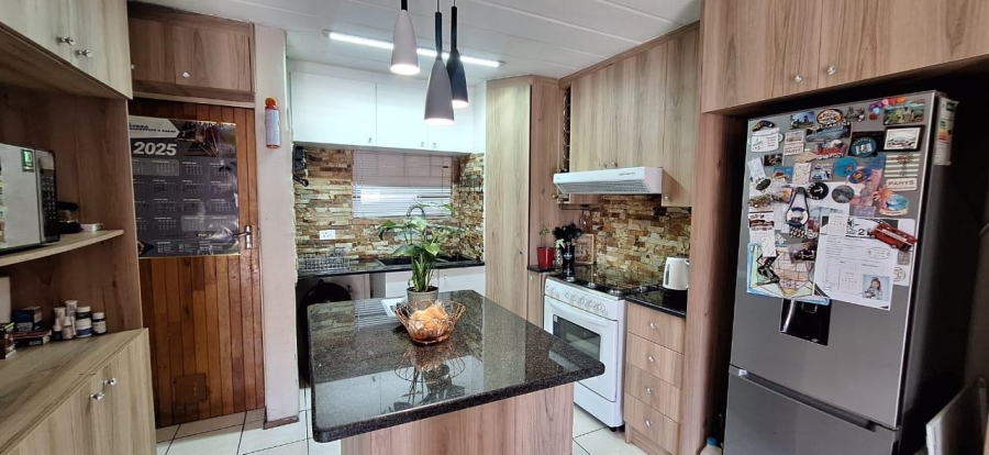 3 Bedroom Property for Sale in Verwoerdpark Gauteng
