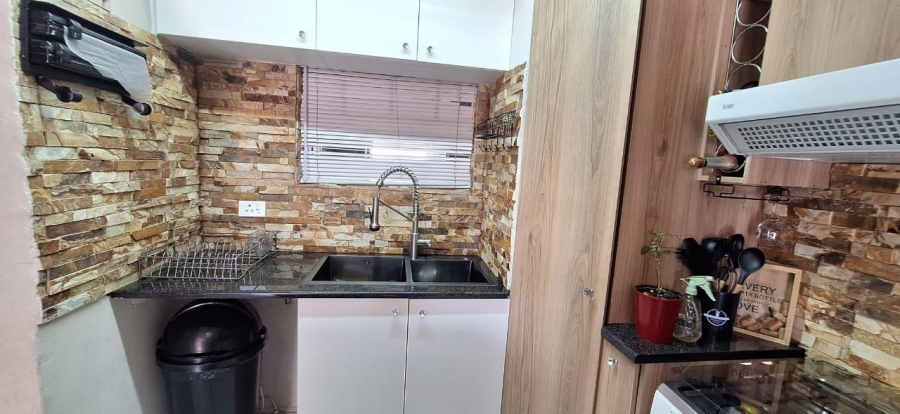 3 Bedroom Property for Sale in Verwoerdpark Gauteng