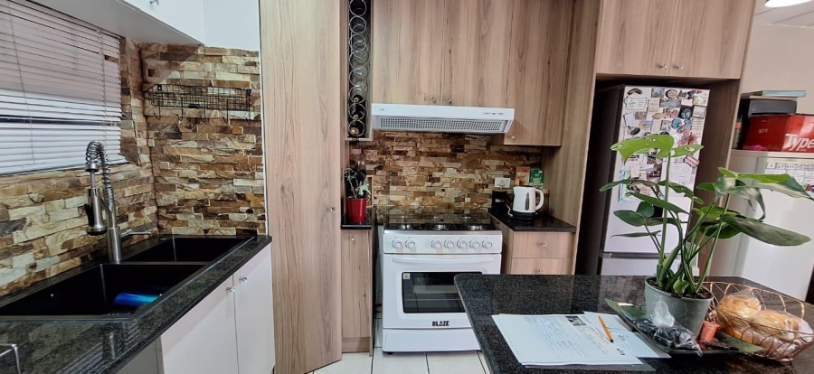 3 Bedroom Property for Sale in Verwoerdpark Gauteng