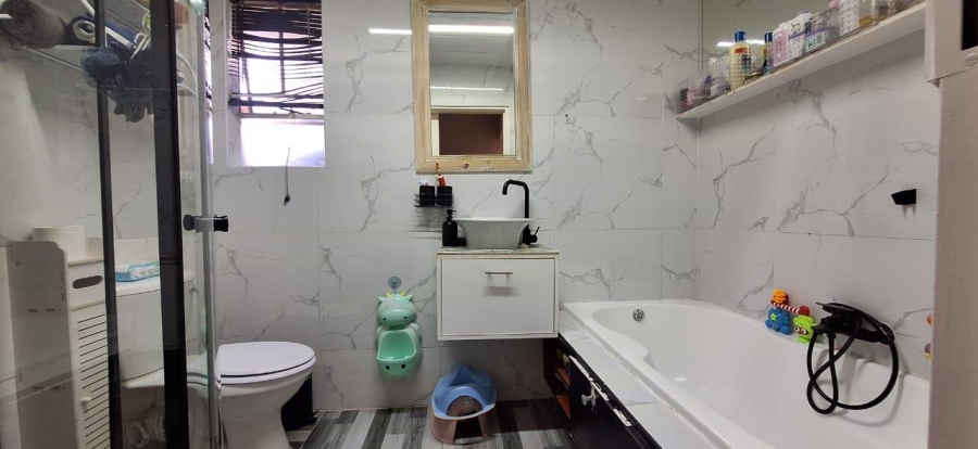 3 Bedroom Property for Sale in Verwoerdpark Gauteng