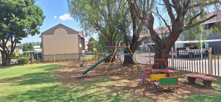 3 Bedroom Property for Sale in Verwoerdpark Gauteng