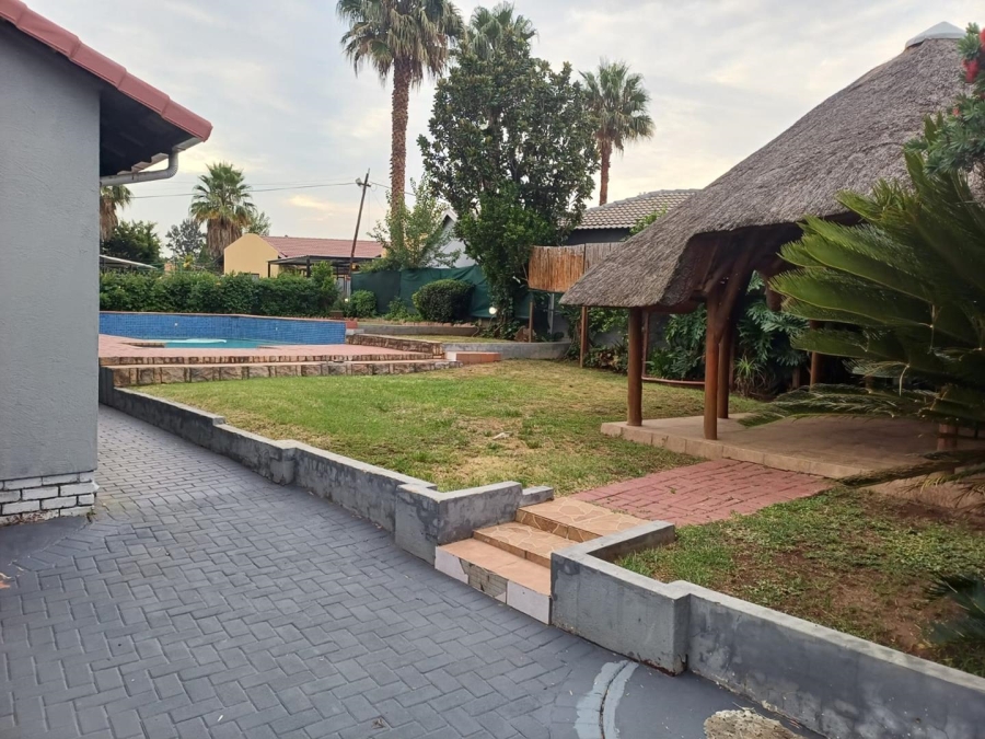 3 Bedroom Property for Sale in Brackendowns Gauteng