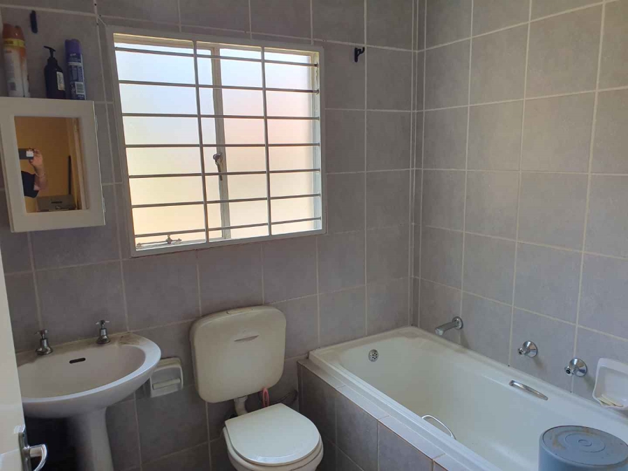 4 Bedroom Property for Sale in Ridgeway Gauteng