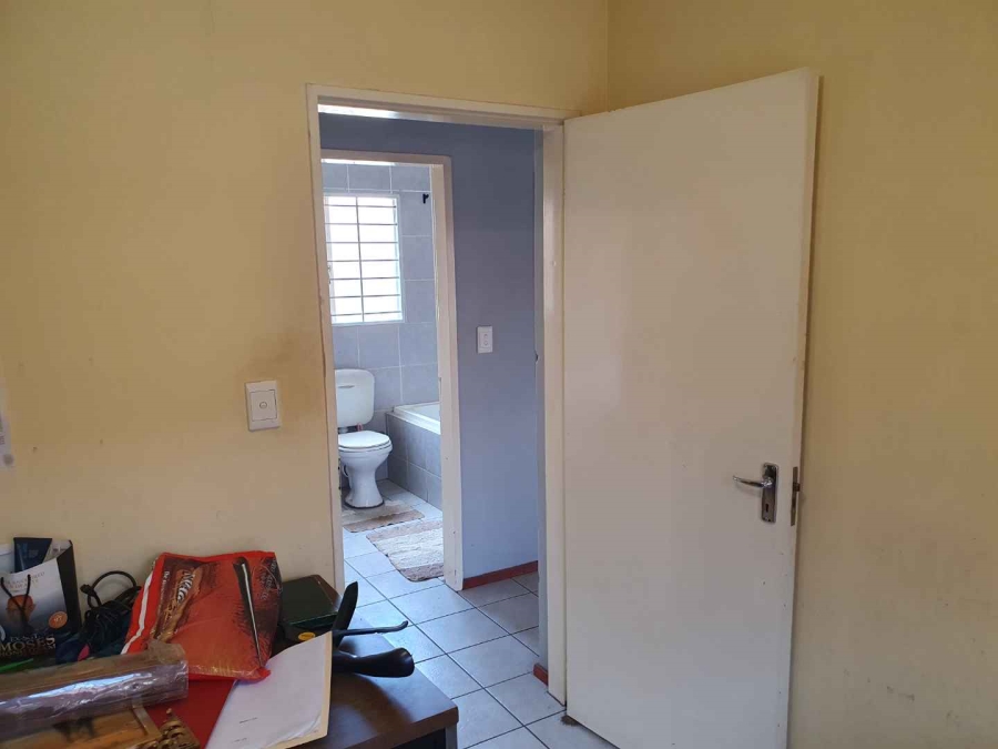 4 Bedroom Property for Sale in Ridgeway Gauteng