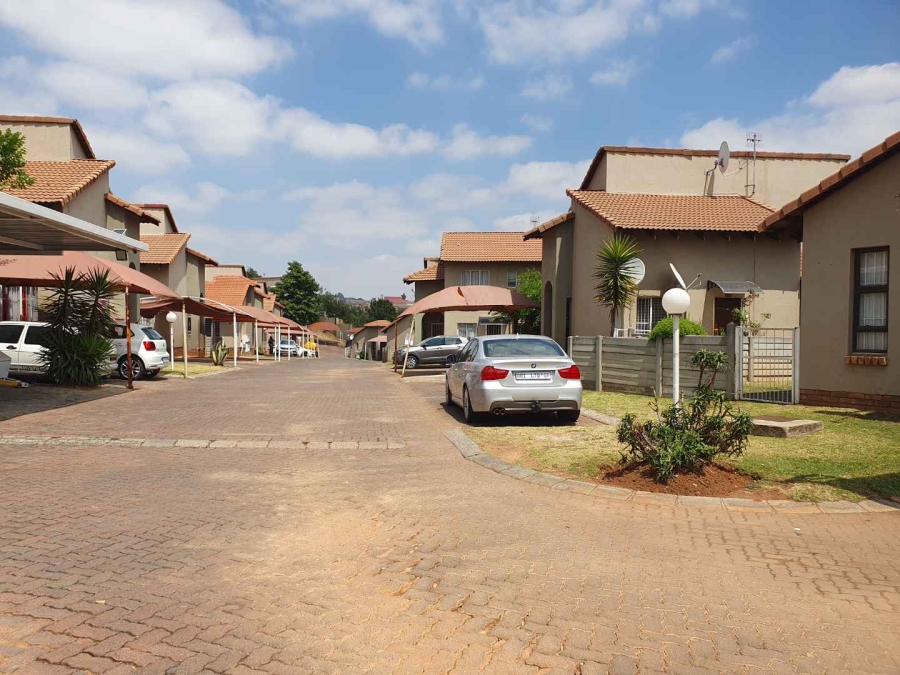 4 Bedroom Property for Sale in Ridgeway Gauteng