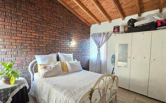 2 Bedroom Property for Sale in Linmeyer Gauteng