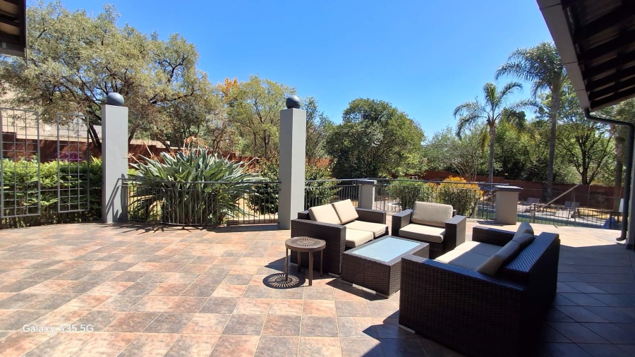 4 Bedroom Property for Sale in Ashlea Gardens Gauteng