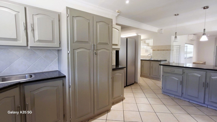 4 Bedroom Property for Sale in Ashlea Gardens Gauteng
