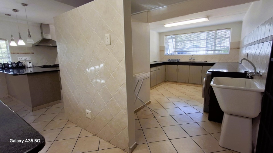 4 Bedroom Property for Sale in Ashlea Gardens Gauteng