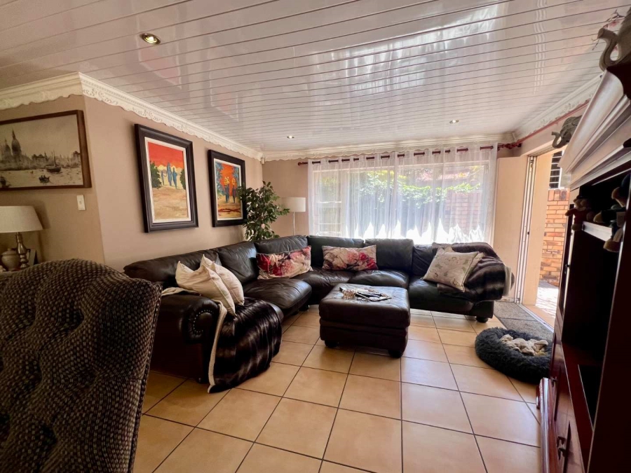 2 Bedroom Property for Sale in Radiokop Gauteng