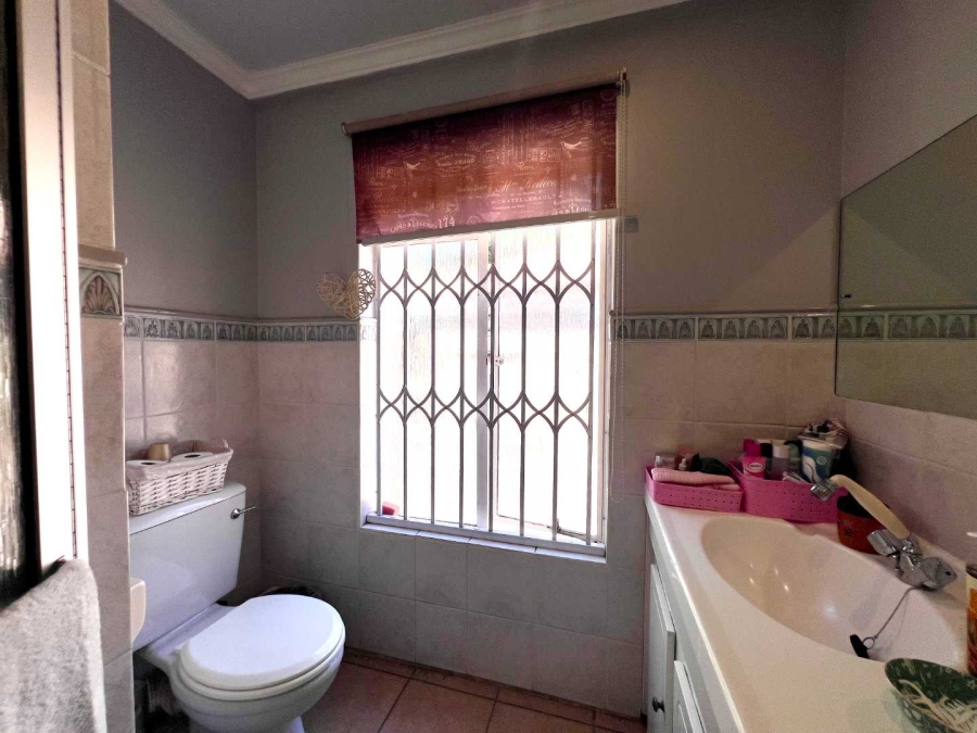 2 Bedroom Property for Sale in Radiokop Gauteng