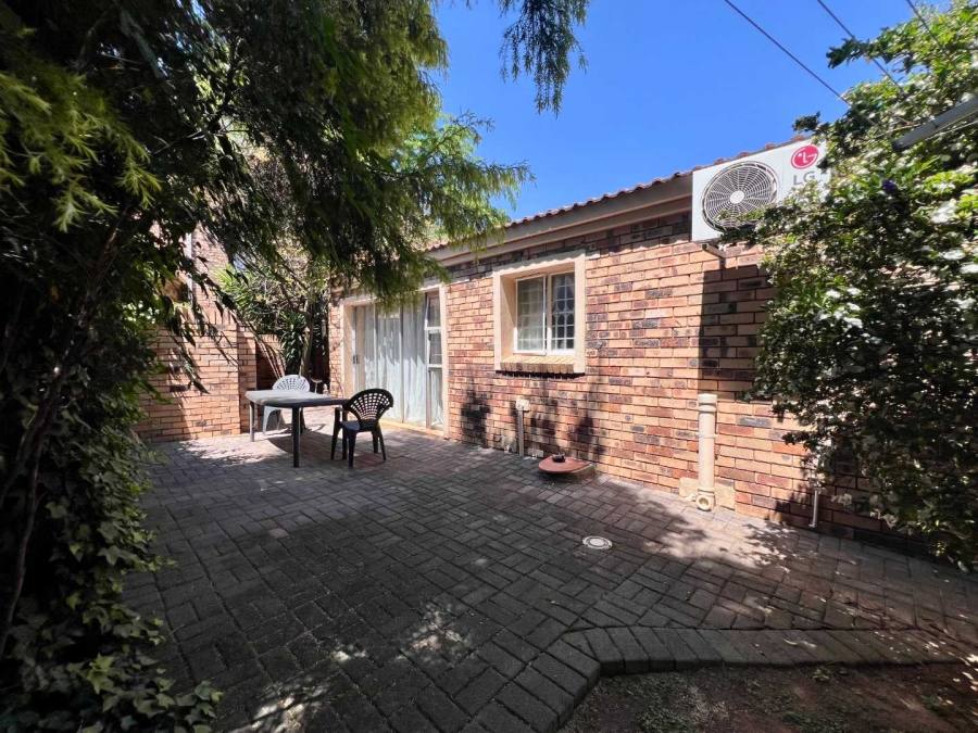 2 Bedroom Property for Sale in Radiokop Gauteng