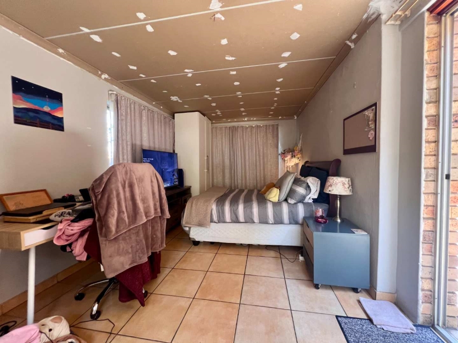 2 Bedroom Property for Sale in Radiokop Gauteng