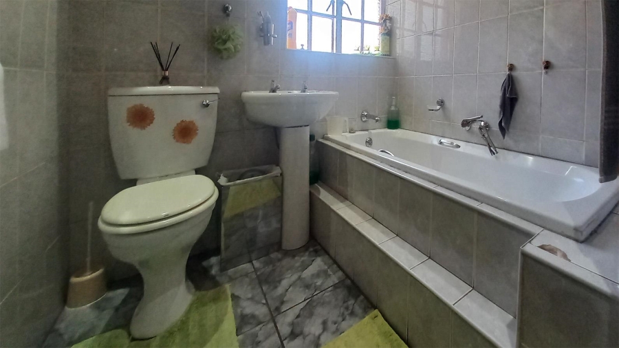 3 Bedroom Property for Sale in Paul Krugersoord Gauteng