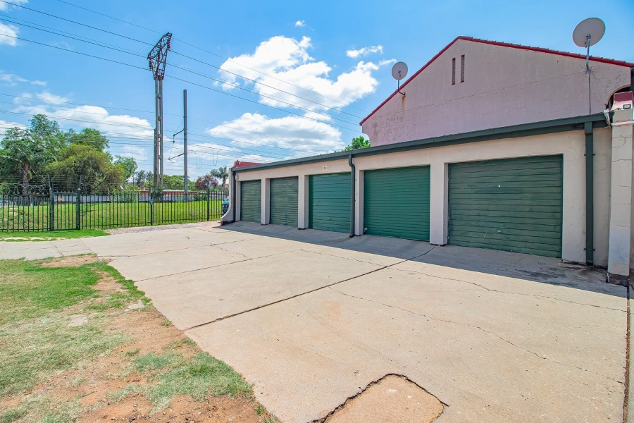 2 Bedroom Property for Sale in Rietfontein Gauteng