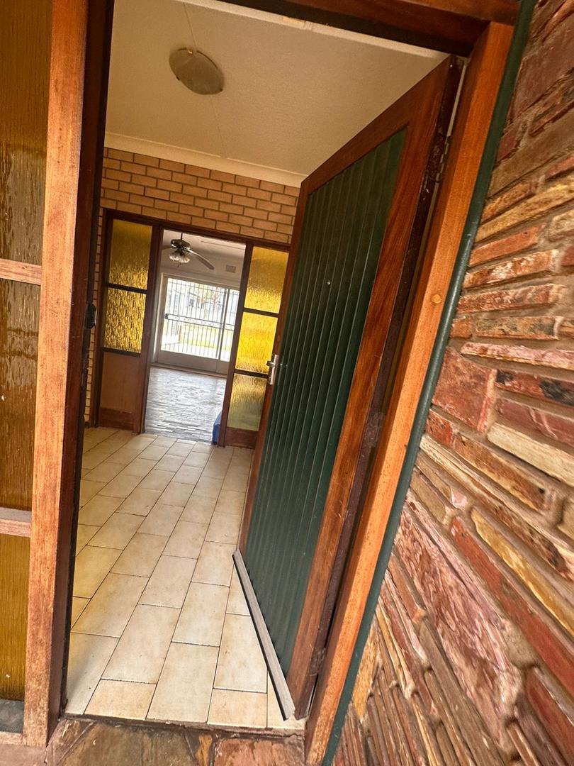 To Let 3 Bedroom Property for Rent in Florida Park Gauteng
