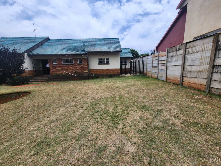To Let 3 Bedroom Property for Rent in Florida Park Gauteng