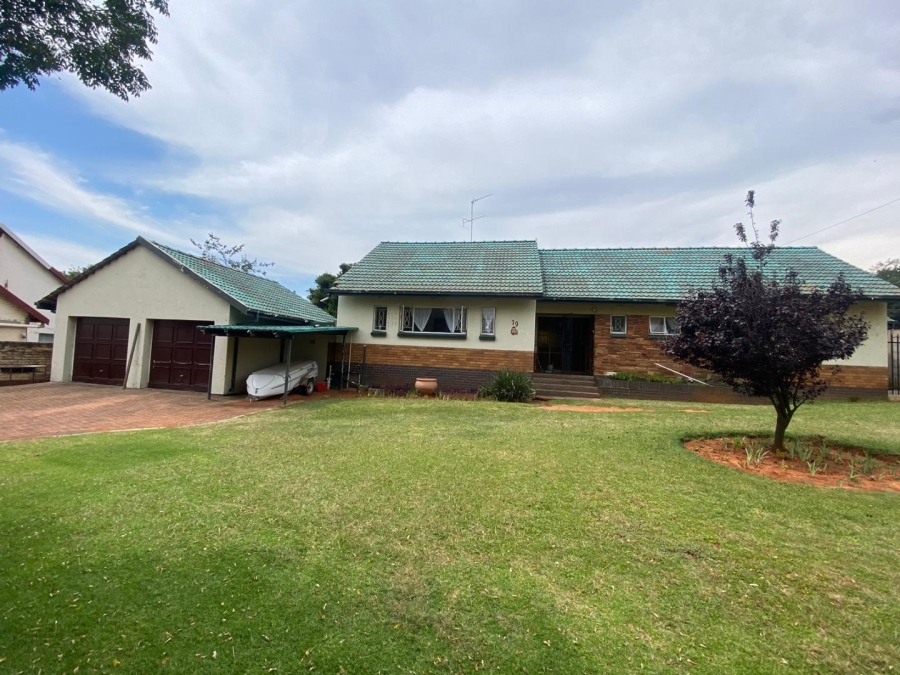To Let 3 Bedroom Property for Rent in Florida Park Gauteng