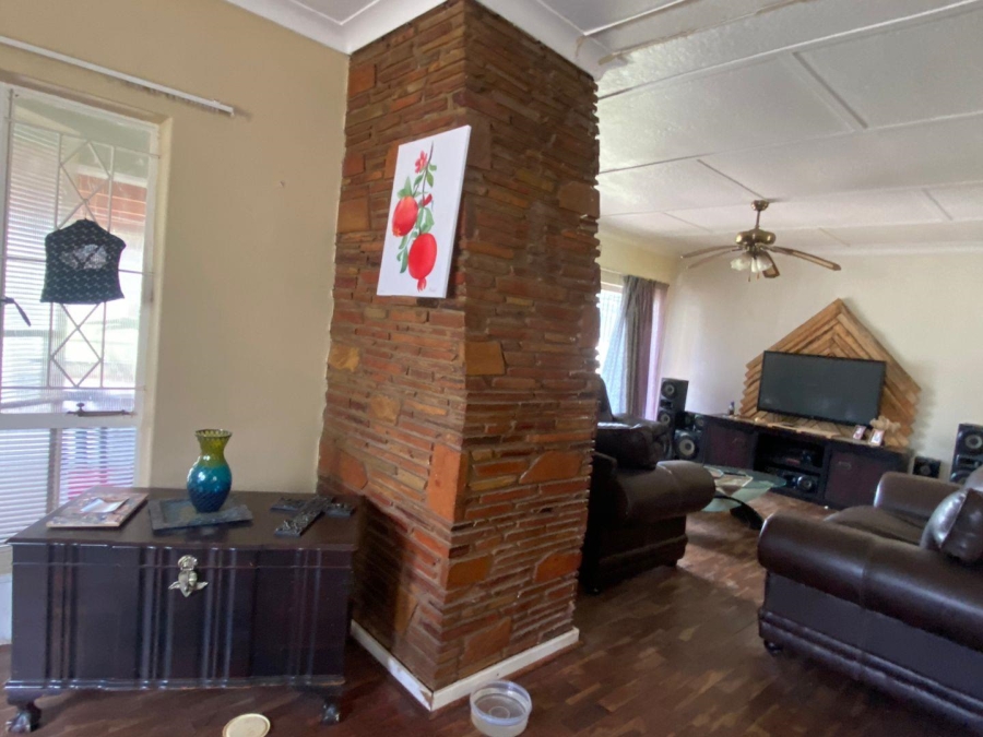 To Let 3 Bedroom Property for Rent in Florida Park Gauteng