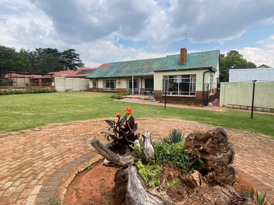 To Let 3 Bedroom Property for Rent in Florida Park Gauteng