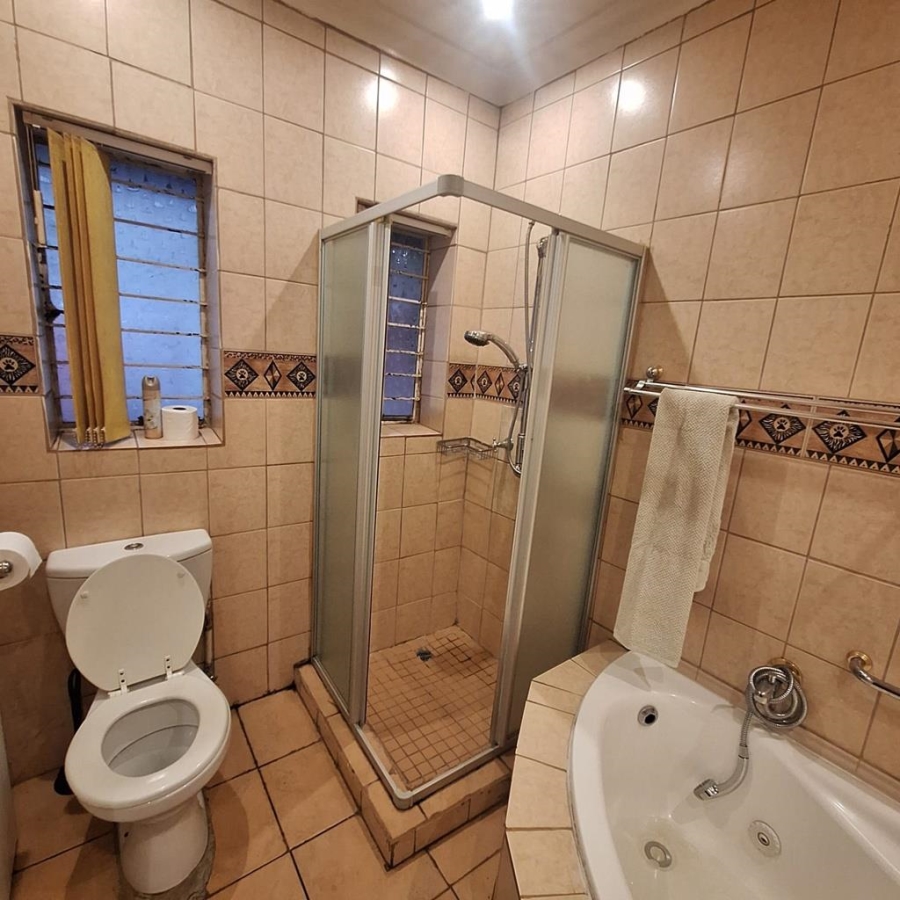 5 Bedroom Property for Sale in Horison Gauteng