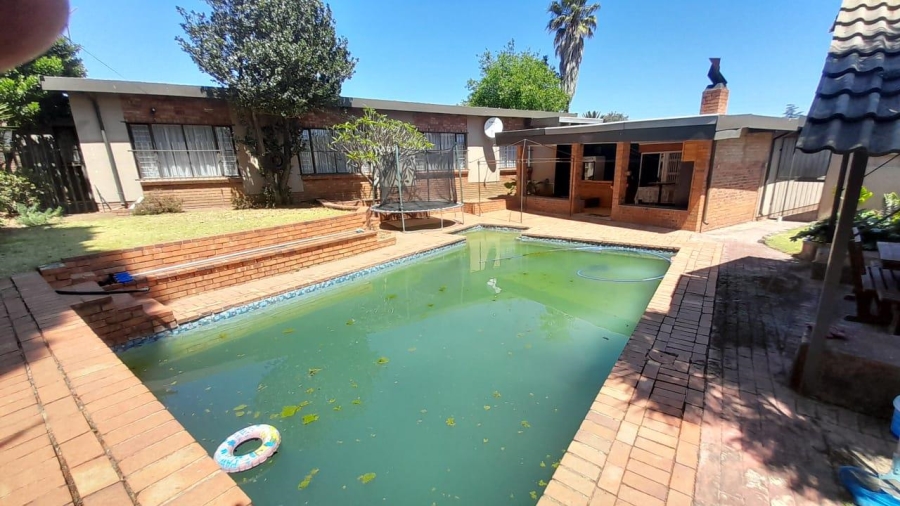 4 Bedroom Property for Sale in Norkem Park Gauteng