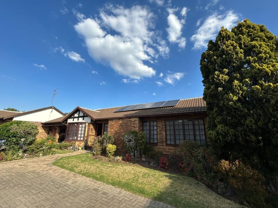 3 Bedroom Property for Sale in Goedeburg Gauteng