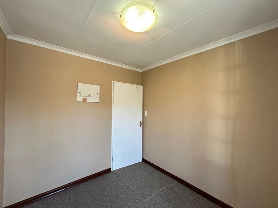 3 Bedroom Property for Sale in Goedeburg Gauteng
